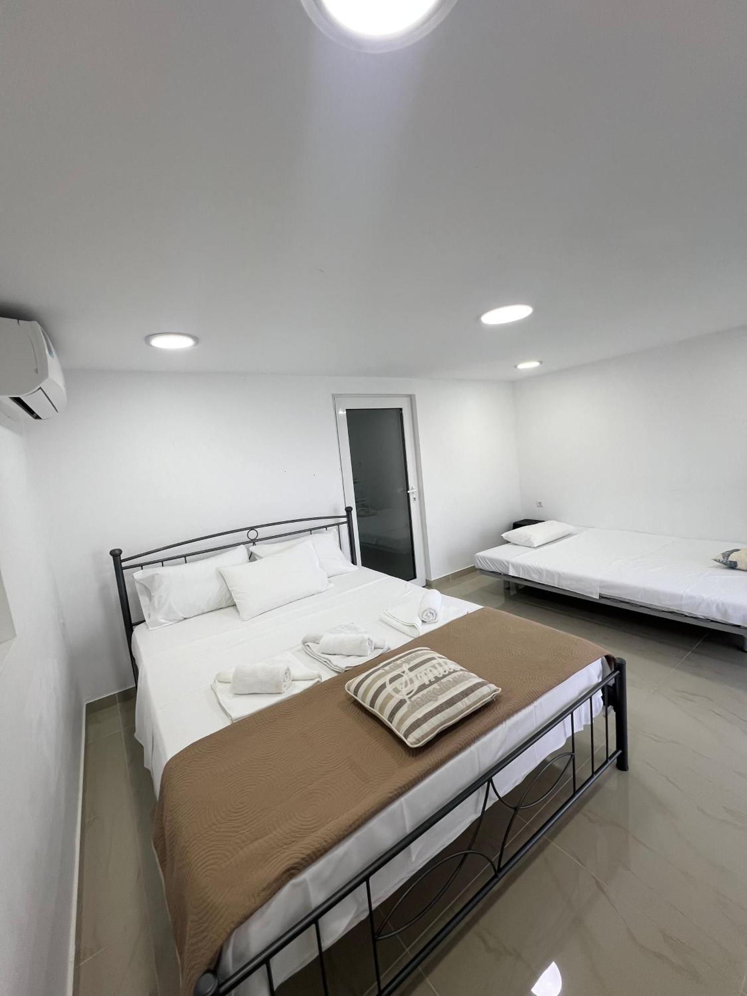 Aronis Spyros Panoramic Seaview Apartments Longós Zimmer foto