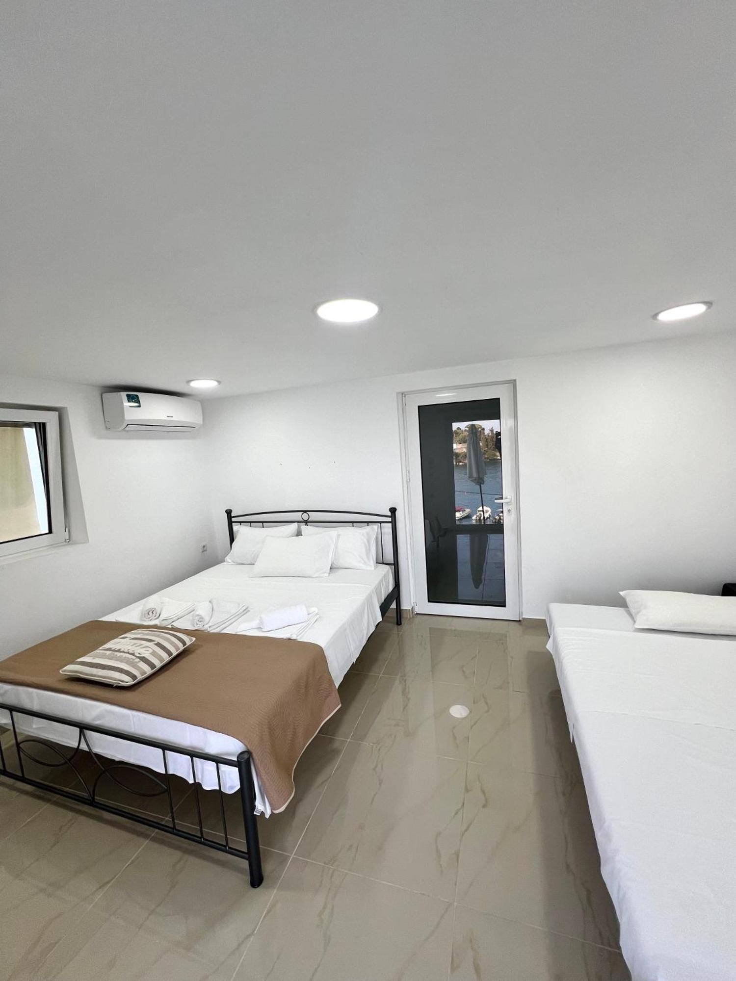 Aronis Spyros Panoramic Seaview Apartments Longós Zimmer foto